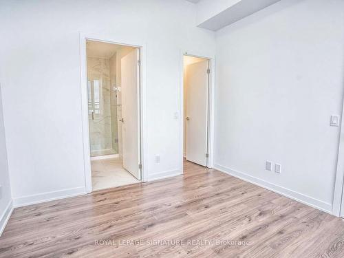 310-405 Dundas St W, Oakville, ON - Indoor Photo Showing Other Room