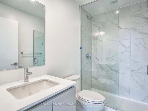 310-405 Dundas St W, Oakville, ON - Indoor Photo Showing Bathroom