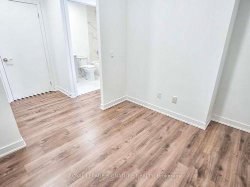 310-405 Dundas St W, Oakville, ON - Indoor Photo Showing Other Room