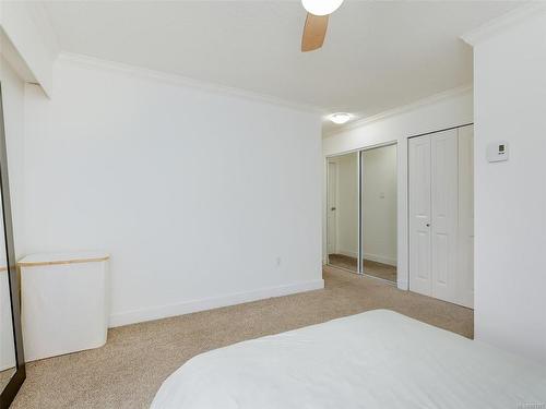 305-1545 Pandora Ave, Victoria, BC - Indoor Photo Showing Bedroom