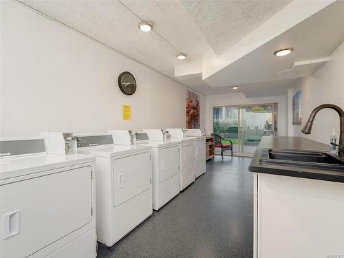 305-1545 Pandora Ave, Victoria, BC - Indoor Photo Showing Laundry Room