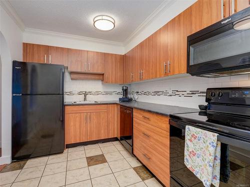 305-1545 Pandora Ave, Victoria, BC - Indoor Photo Showing Kitchen