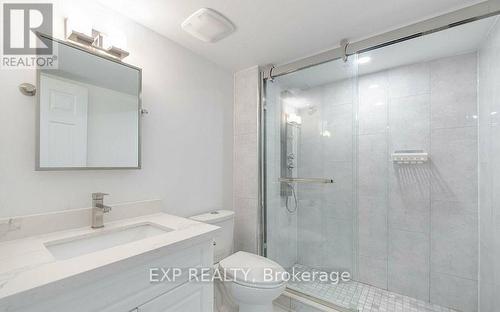 2461 Grand Oak Trail, Oakville, ON - Indoor Photo Showing Bathroom