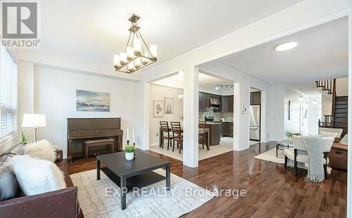 2461 Grand Oak Trail, Oakville, ON - Indoor Photo Showing Living Room