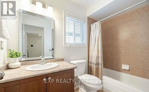 2461 Grand Oak Trail, Oakville, ON - Indoor Photo Showing Bathroom