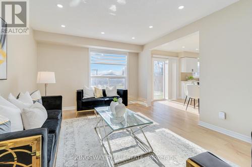 14 Pike Creek Drive, Haldimand, ON - Indoor Photo Showing Living Room