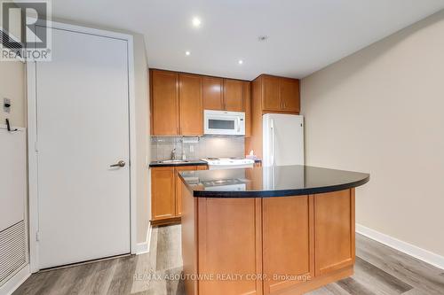 1201 - 85 Bloor Street E, Toronto, ON - Indoor Photo Showing Kitchen