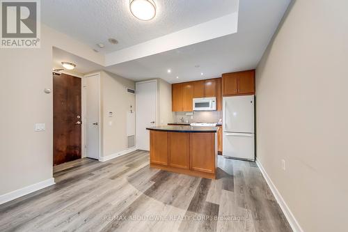 1201 - 85 Bloor Street E, Toronto, ON - Indoor Photo Showing Kitchen