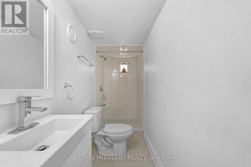 7523 Wrenwood Crescent, Mississauga, ON - Indoor Photo Showing Bathroom