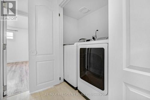 7523 Wrenwood Crescent, Mississauga, ON - Indoor Photo Showing Laundry Room