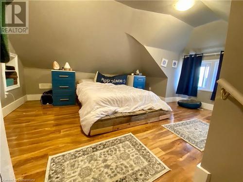 Bedroom featuring vaulted ceiling and hardwood / wood-style flooring - 507 Victoria Street N Unit# 2, Kitchener, ON - Indoor Photo Showing Bedroom