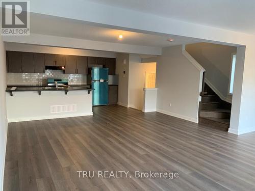 586 Woven, Ottawa, ON - Indoor Photo Showing Kitchen