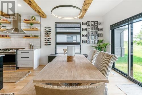 1007 Clare Avenue, Pelham (662 - Fonthill), ON - Indoor Photo Showing Dining Room