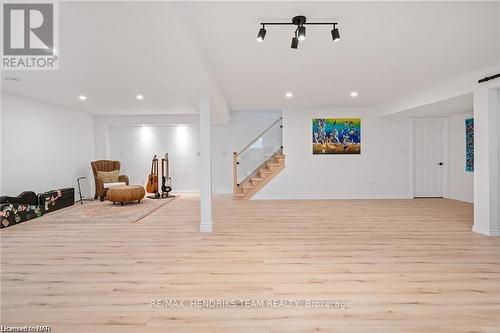 1007 Clare Avenue, Pelham (662 - Fonthill), ON - Indoor Photo Showing Other Room