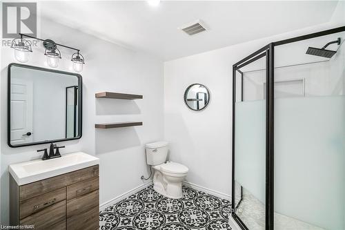 1007 Clare Avenue, Pelham (662 - Fonthill), ON - Indoor Photo Showing Bathroom