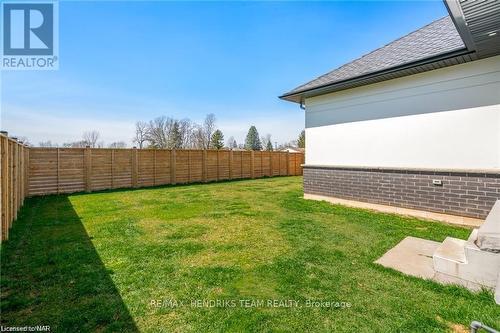 1007 Clare Avenue, Pelham (662 - Fonthill), ON - Outdoor