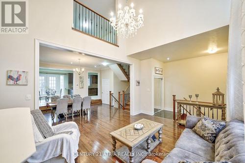 28 Lord Durham Road, Markham, ON - Indoor Photo Showing Living Room