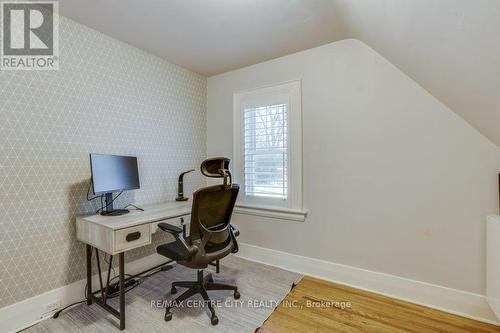 105 Windsor Crescent, London, ON - Indoor Photo Showing Office