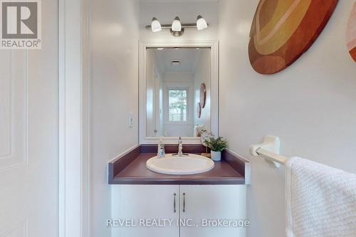 20 Wickstead Court, Brampton, ON - Indoor Photo Showing Bathroom