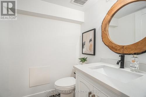 118 Elfin Grove, Ottawa, ON - Indoor Photo Showing Bathroom