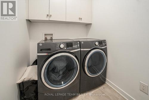 118 Elfin Grove, Ottawa, ON - Indoor Photo Showing Laundry Room