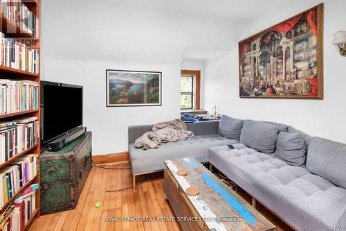 575 Huron Street, Toronto, ON - Indoor Photo Showing Living Room