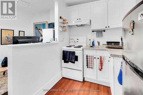 575 Huron Street, Toronto, ON - Indoor Photo Showing Kitchen