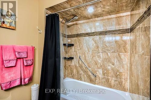 3499 Ellengale Drive, Mississauga, ON - Indoor Photo Showing Bathroom