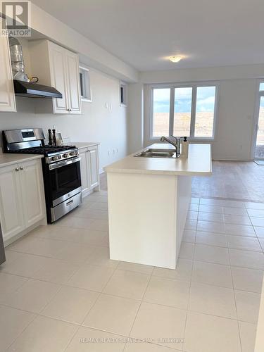 64 Masters Street, Welland, ON - Indoor Photo Showing Kitchen