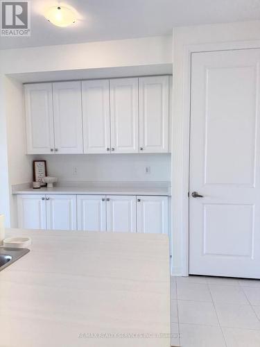 64 Masters Street, Welland, ON - Indoor Photo Showing Kitchen