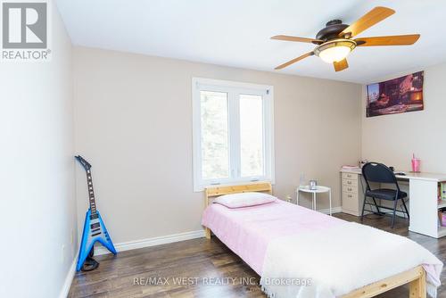 350 Thorncrest Drive, Waterloo, ON - Indoor Photo Showing Bedroom