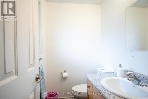 350 Thorncrest Drive, Waterloo, ON - Indoor Photo Showing Bathroom