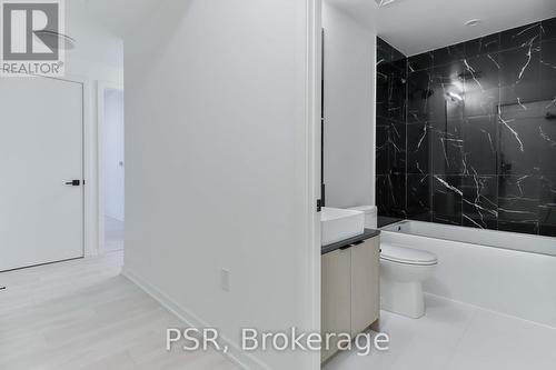 903 - 1285 Dupont Street, Toronto, ON - Indoor Photo Showing Bathroom