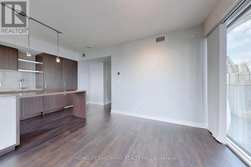 4107 - 88 Harbour Street, Toronto, ON - Indoor Photo Showing Kitchen