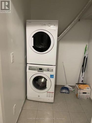 1108 - 70 Temperance Street, Toronto, ON - Indoor Photo Showing Laundry Room