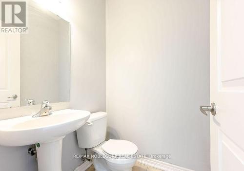 9 - 9601 Jane Street, Vaughan, ON - Indoor Photo Showing Bathroom