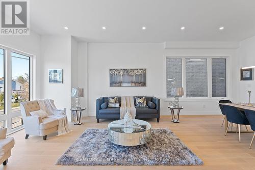 67 Bexhill Avenue, Toronto, ON - Indoor Photo Showing Living Room