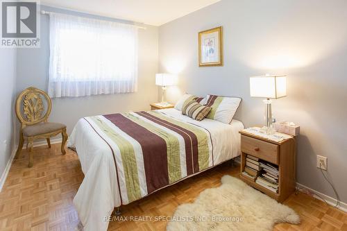 949 Hampstead Court, Mississauga, ON - Indoor Photo Showing Bedroom