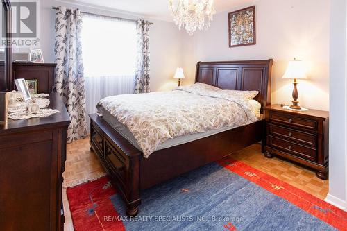 949 Hampstead Court, Mississauga, ON - Indoor Photo Showing Bedroom