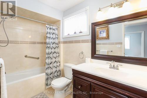 949 Hampstead Court, Mississauga, ON - Indoor Photo Showing Bathroom