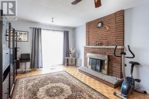 949 Hampstead Court, Mississauga, ON - Indoor Photo Showing Living Room With Fireplace