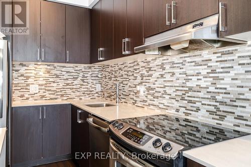 2508 - 2560 Eglinton Avenue W, Mississauga, ON - Indoor Photo Showing Kitchen With Upgraded Kitchen