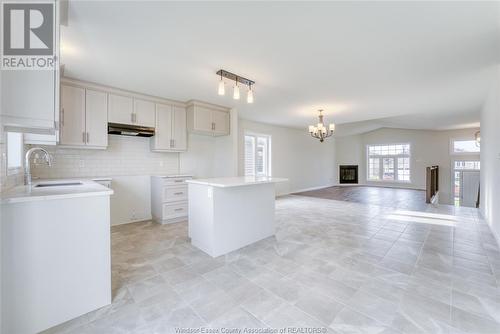 1052 Lublin Avenue, Windsor, ON - Indoor Photo Showing Kitchen