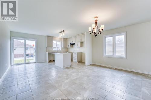 1052 Lublin Avenue, Windsor, ON - Indoor Photo Showing Kitchen