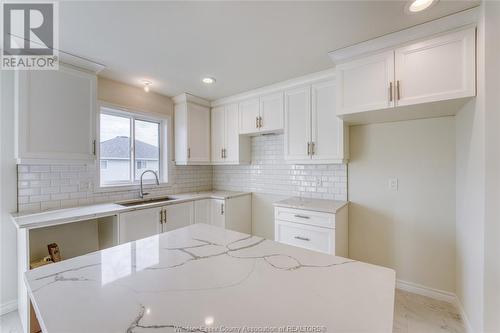 1040 Lublin Avenue, Windsor, ON - Indoor Photo Showing Kitchen With Upgraded Kitchen