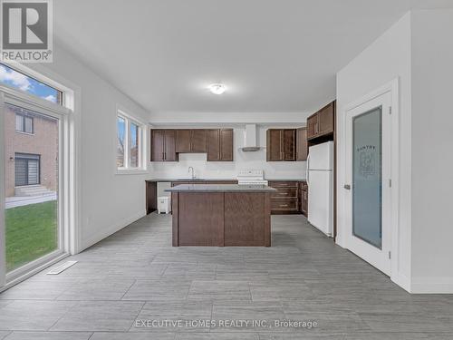 4277 John Ross Court S, Windsor, ON - Indoor Photo Showing Kitchen