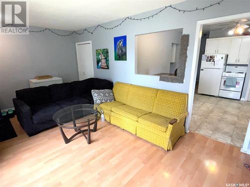 454 Montreal Avenue S, Saskatoon, SK - Indoor Photo Showing Living Room