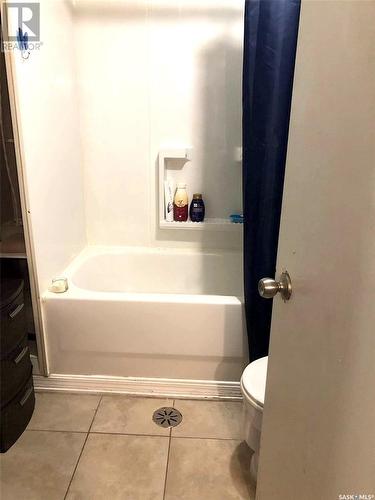 454 Montreal Avenue S, Saskatoon, SK - Indoor Photo Showing Bathroom