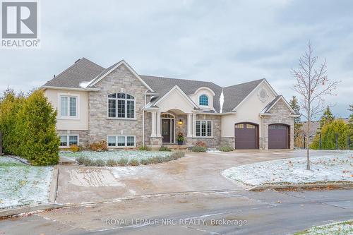 7 Parklane Crescent, St. Catharines (461 - Glendale/Glenridge), ON - Outdoor With Facade