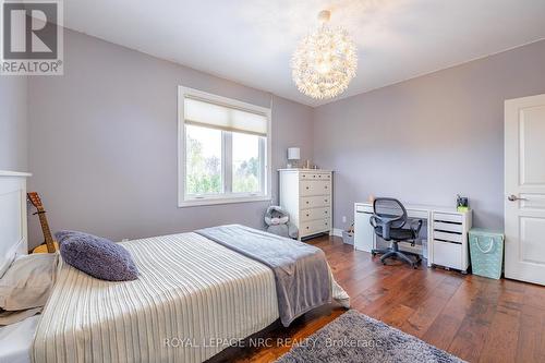 7 Parklane Crescent, St. Catharines (461 - Glendale/Glenridge), ON - Indoor Photo Showing Bedroom